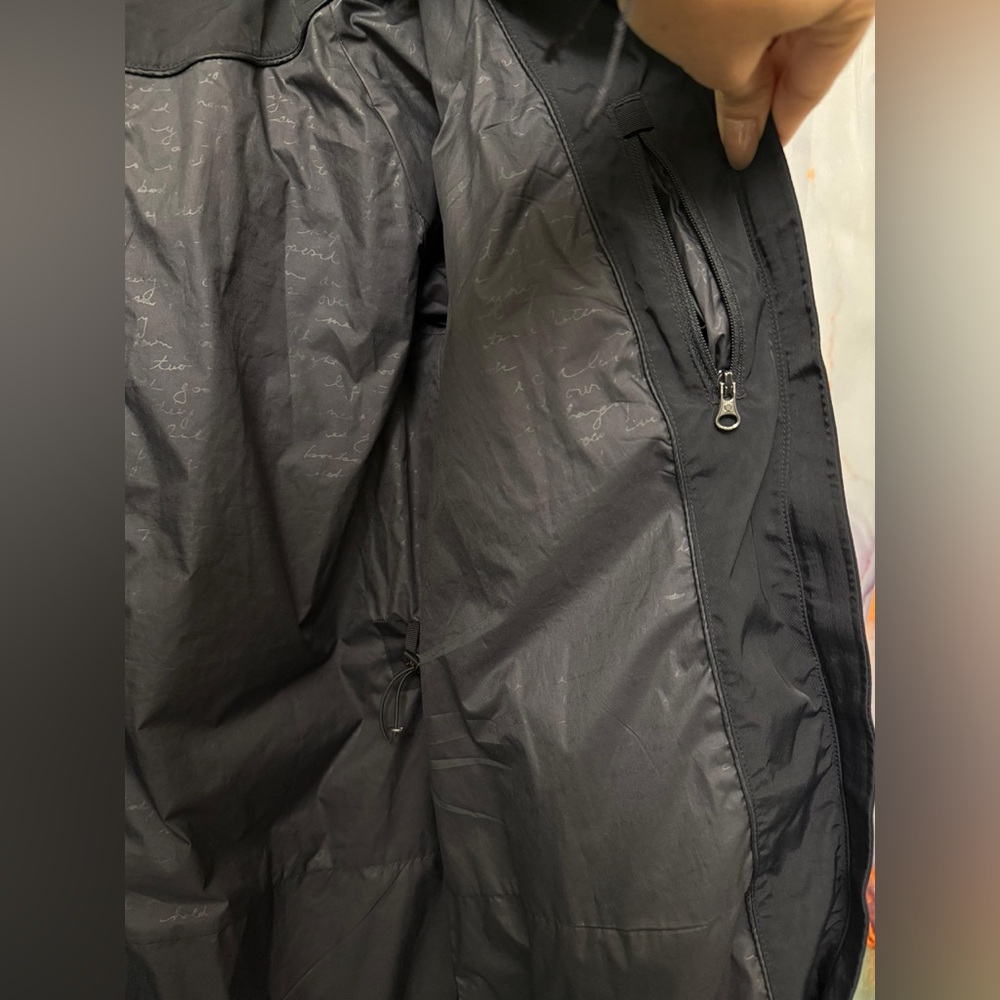 Lululemon Athletica Womens Rain Jacket in Black Sz: 6 - Picture 5 of 9